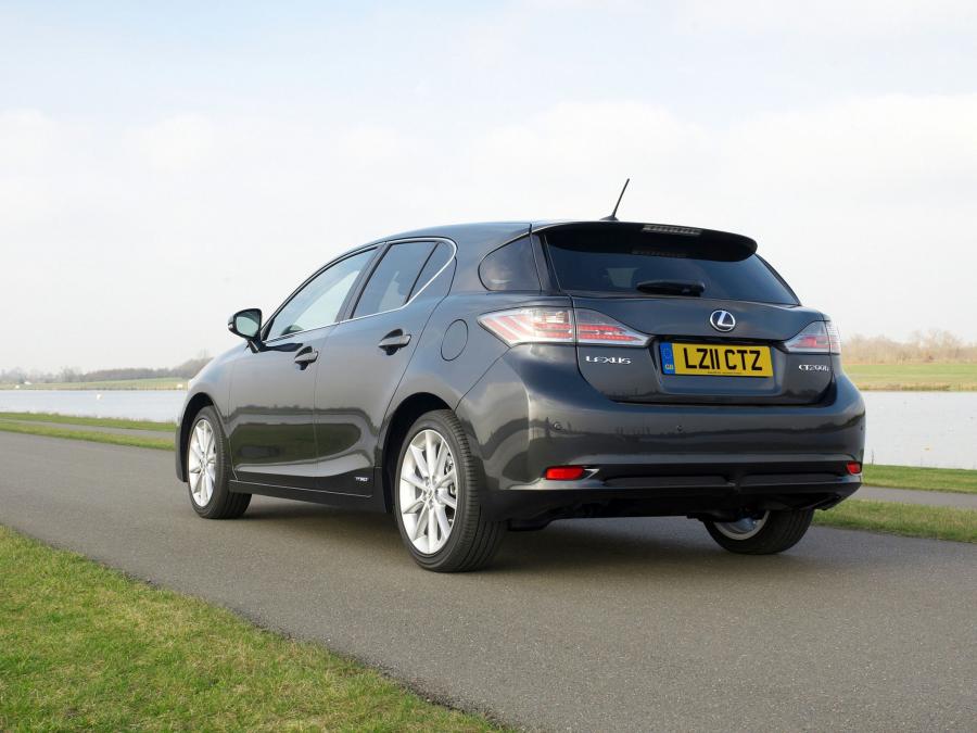  Lexus CT200h 2010 года  (UK) (фото 21 из 27)
